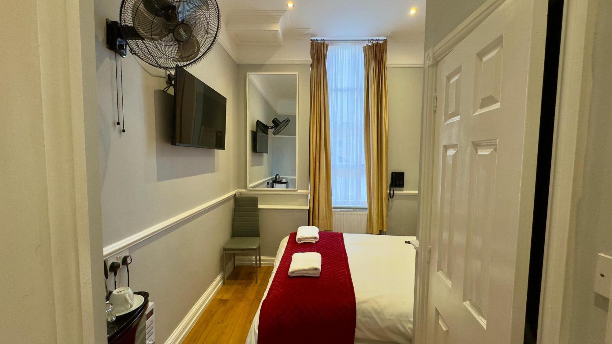 Classic Hyde Park Hotel London