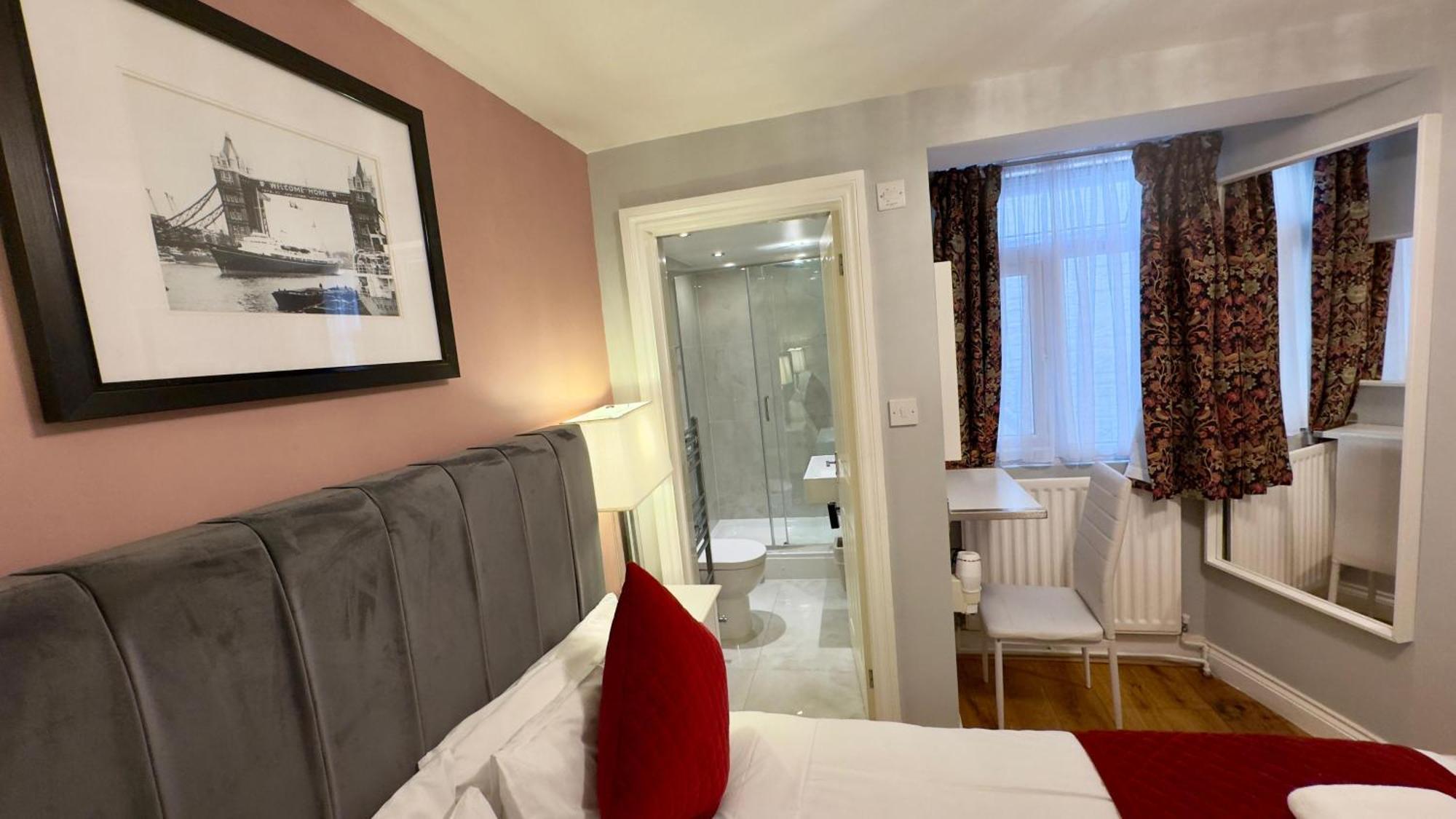 Classic Hyde Park Hotel 2*