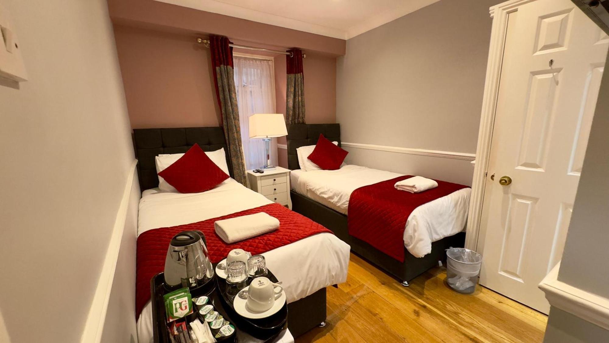 Classic Hyde Park Hotel 2*